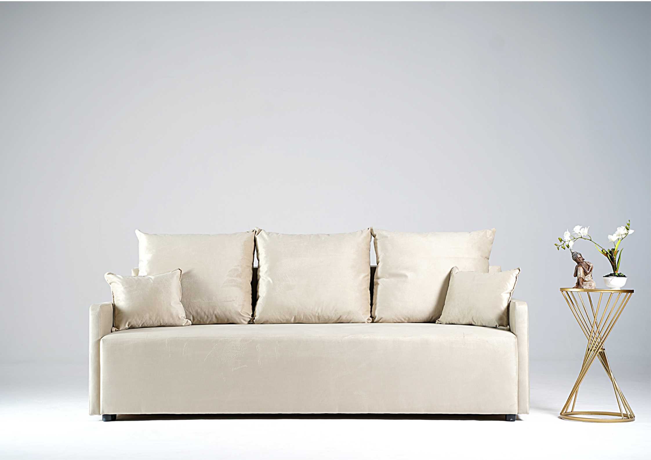 Beżowa mała kanapa rozkładana